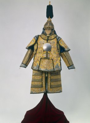 图片[1]-Yellow satin embroidered gold dragon pattern copper nail Qianlong Emperor’s cotton armor-China Archive